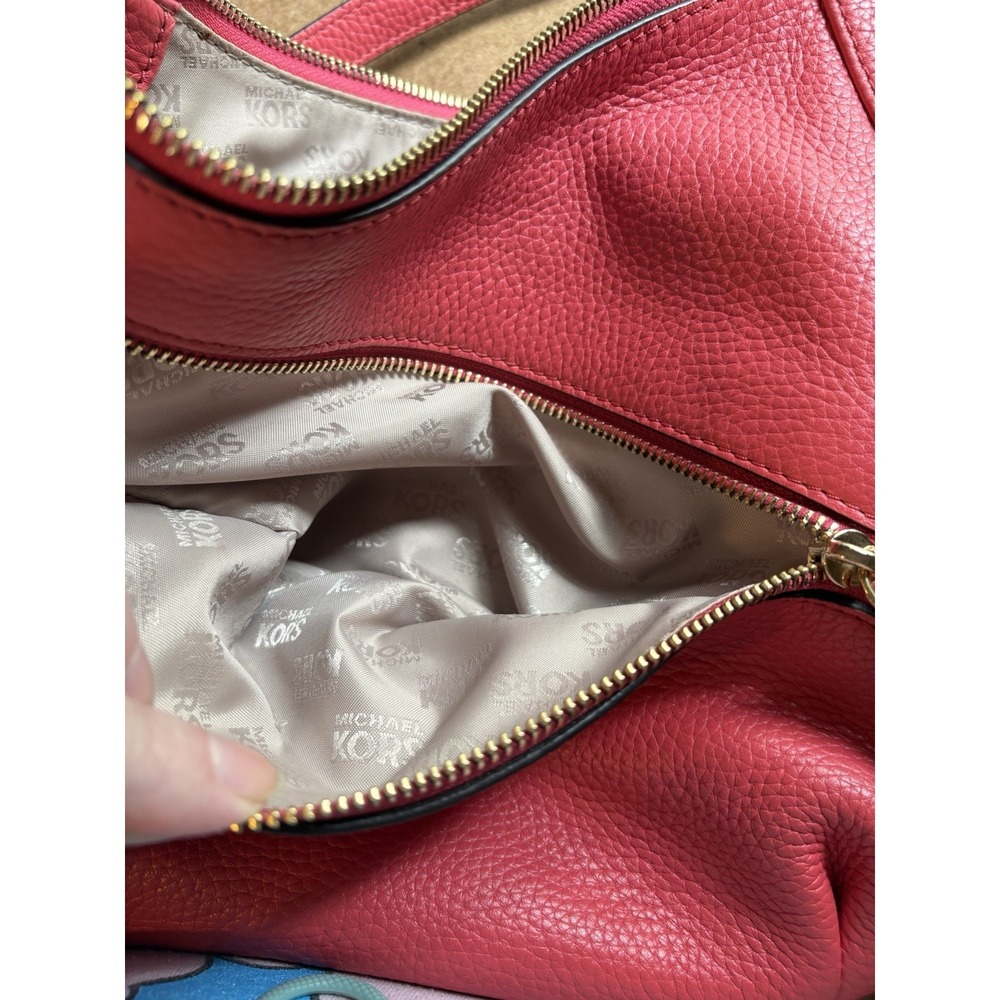 Michael Kors Pink Leather Hobo Shoulder Bag Tassel Charm Gold Tone Zip Pocket - Picture 7 of 9